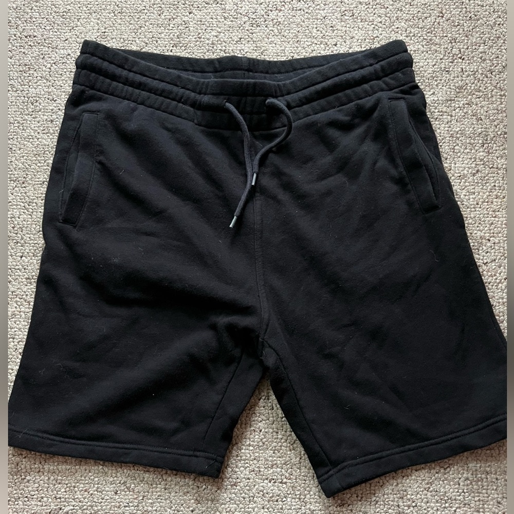 Men’s black H&M divided shorts